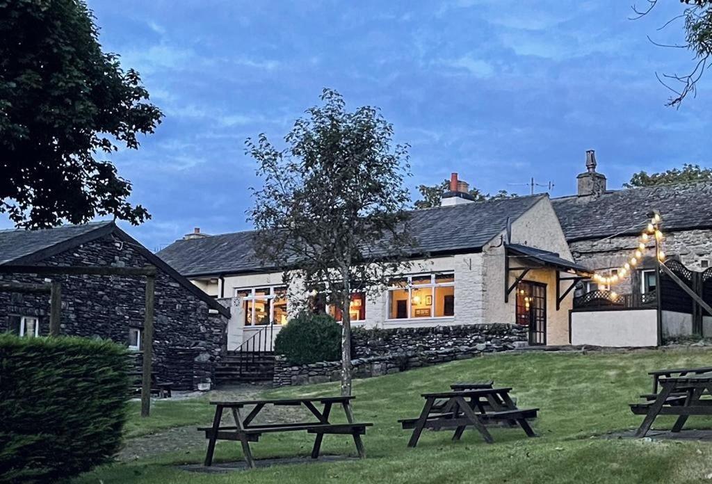 Cross Keys Inn Penrith Εξωτερικό φωτογραφία